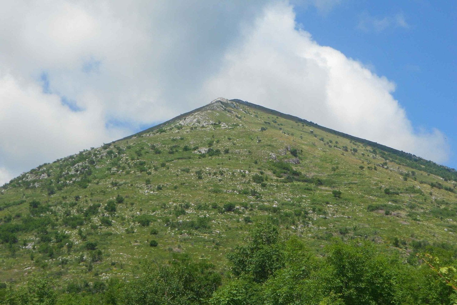 From Belgrade: Rtanj Mountain Hike Day Trip with Guide