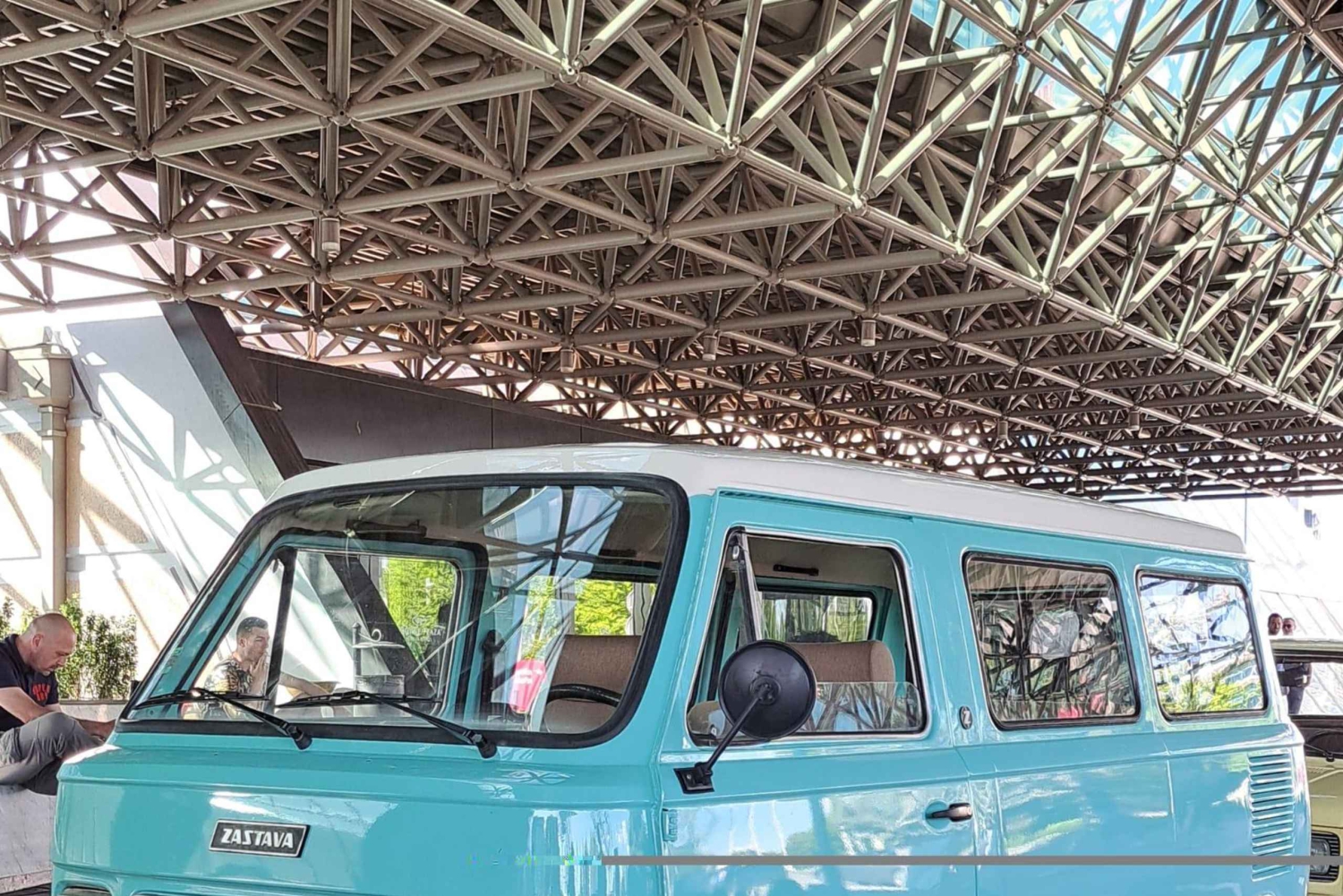 Depuis Belgrade : Sremski Karlovci et Novi Sad en voiture rétro.