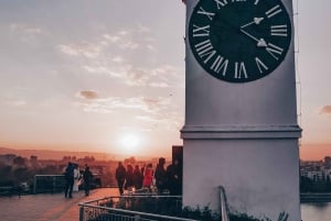 Från Belgrad: Sremski Karlovci och Novi Sad med retrobil