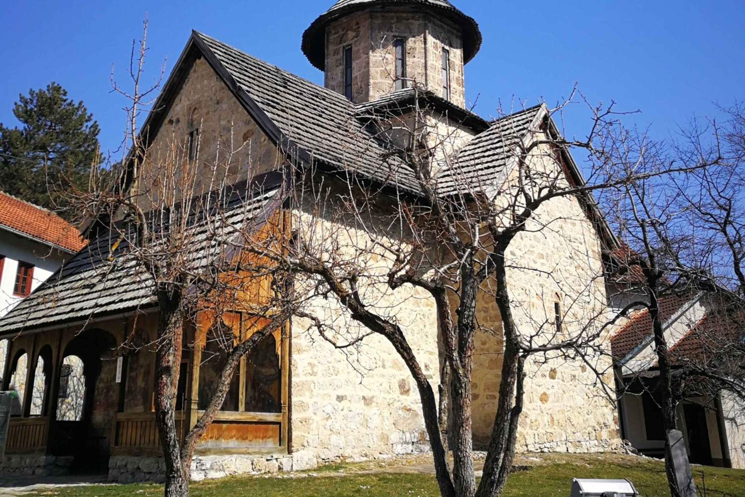 カブラル：ハイキング ツアー - カブラル山の展望台と修道院