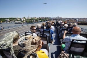 Sightseeing by open top bus