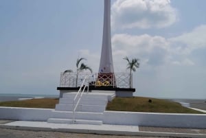 Belize City: Tour with Rum Tasting and Beach Stop Option