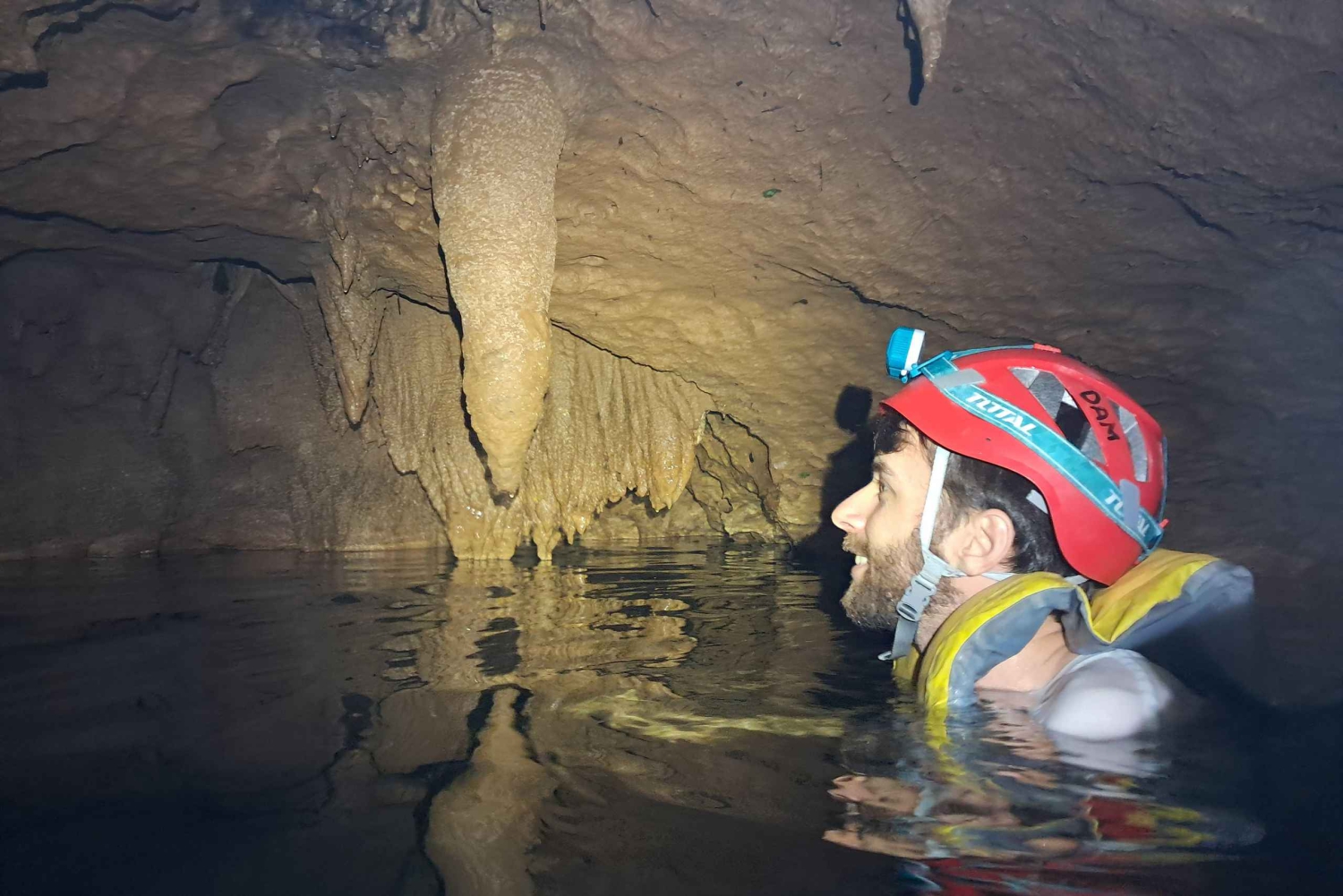 Belize: Nohoch Che’en Cave Tubing Tour