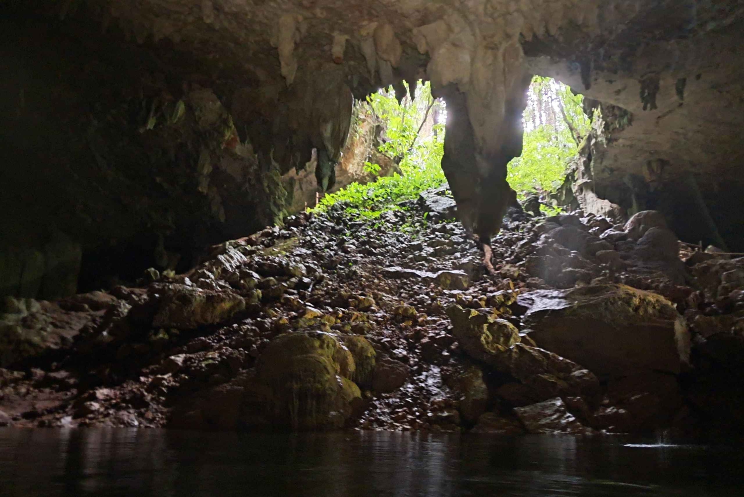 Belize: Nohoch Che’en Cave Tubing Tour