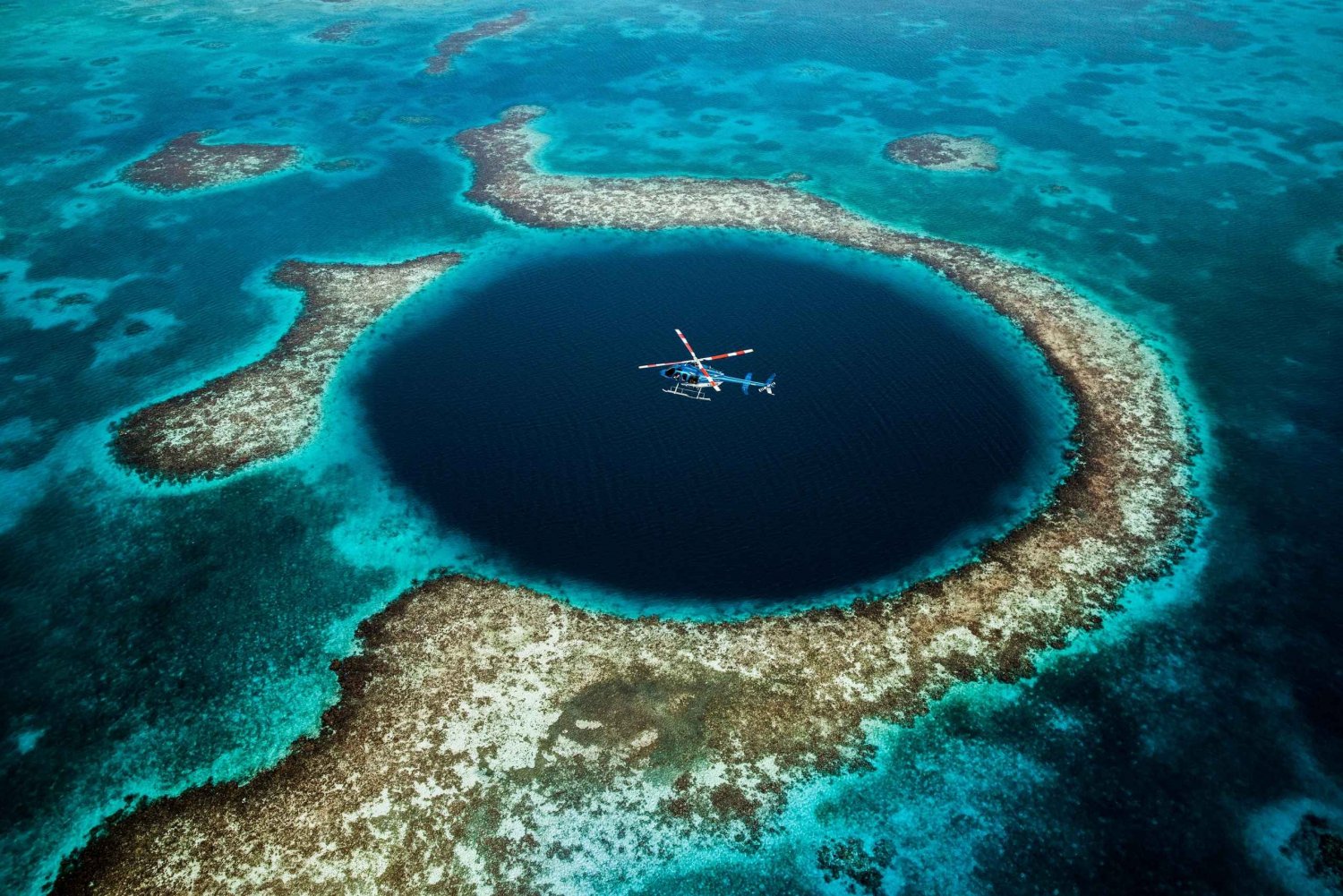 Blue Hole & Turneffe Islands: Helicopter Tour