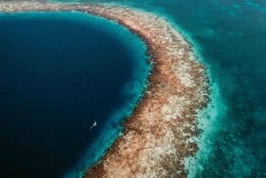 Agujero Azul e Islas Turneffe: Excursión en helicóptero