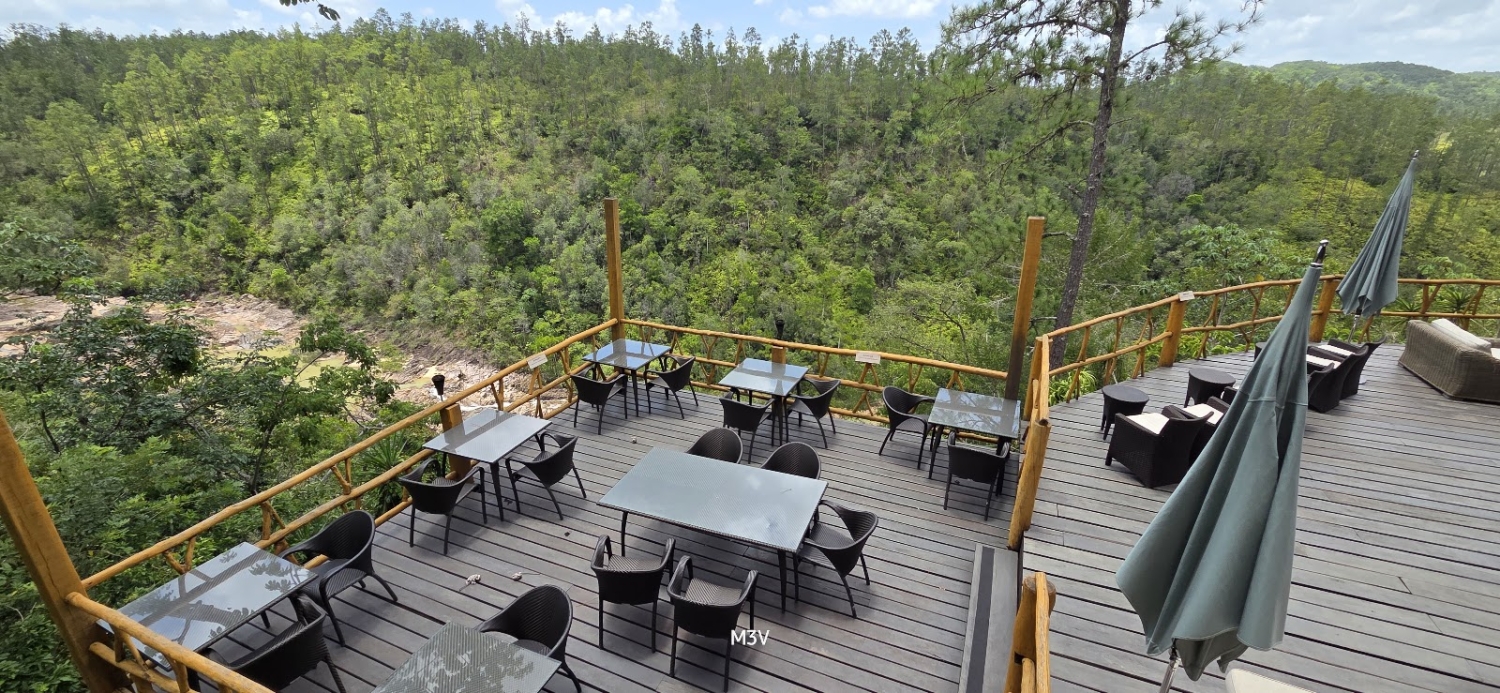 Five Sisters Restaurant