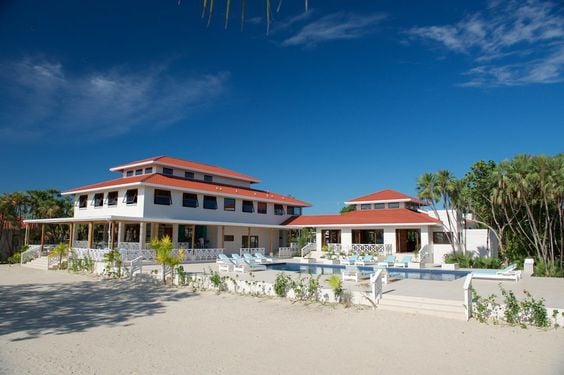 Best beach front resorts in Belize
