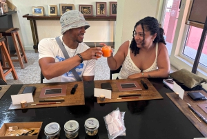 San Pedro, Belice: clase de arte en bambú con cócteles sin alcohol y aperitivos.