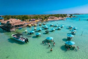 San Pedro: Secret Beach Booze Cruise with Local Guide