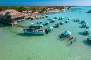 San Pedro: Secret Beach Booze Cruise with Local Guide