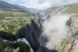 3 päivää Bergen–Hardanger–Flåm–Næroyfjord–Oslo (tai Preikstolen)
