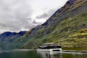 3 päivää Bergen–Hardanger–Flåm–Næroyfjord–Oslo (tai Preikstolen)