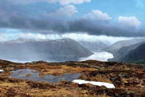 ベルゲン：フィヨルドハイキング