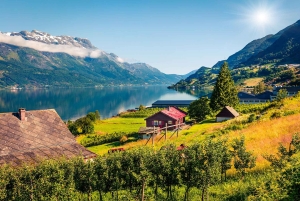 Bergen: Hardangerfjord Tour with Lunch & Waterfalls