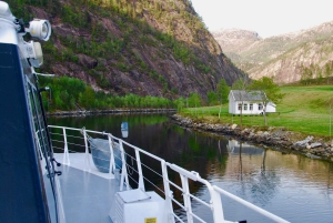 Bergen: Mostraumen Fjord Cruise with Local Guide