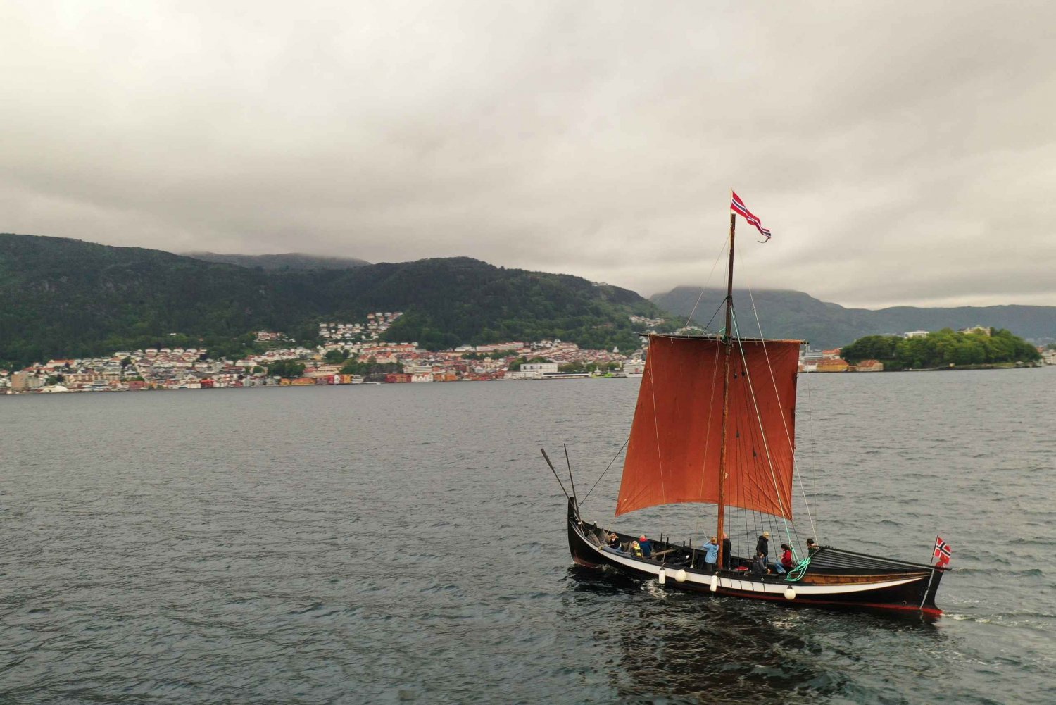 Bergen: Viking Ship Sailing Experience and Sightseeing Trip