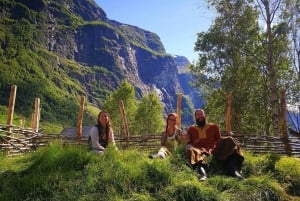 Bergen: wioska wikingów, rejs po fiordzie Nærøyfjord i kolejka Flåm