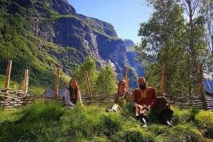 Bergen: Wikingerdorf, Nærøyfjord-Kreuzfahrt & Flåmbahn