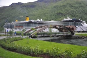 Flåm: Stegastein, Stalheim och Gudvangen – rundtur med turistbuss