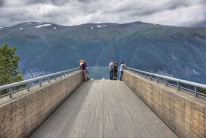 Flåm: Stegastein, Stalheim och Gudvangen – rundtur med turistbuss
