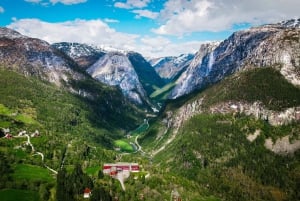 Flåm: Stegastein, Stalheim och Gudvangen – rundtur med turistbuss