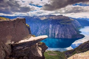 Privétour Hardangerfjord veerbootcruise vøringsfossen wandeltocht