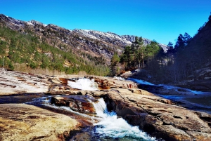 Flexible tour to Modalen Castle Hesjedalsfossen can hiking