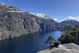 Flexible tour to Modalen Castle Hesjedalsfossen can hiking