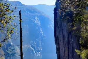 Flexible tour to Modalen Castle Hesjedalsfossen can hiking