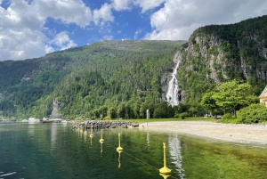From Bergen: Modalen Private Fjord Cruise with Waterfalls