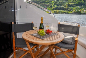 From Bergen: Modalen Private Fjord Cruise with Waterfalls