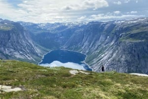 Fra Bergen: Trolltunga og fossefall – helikoptertur