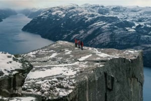 Von Haugsund aus: Geführte Tagestour zum Preikestolen (Kanzelfelsen)
