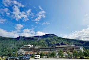 Von Haugsund aus: Geführte Tagestour zum Preikestolen (Kanzelfelsen)