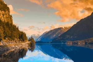 Führung: Hardangerfjord, Wasserfälle und Fährüberfahrt