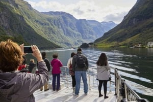 Bergen: Viking Village, Nærøyfjorden Cruise og Flåm Railway