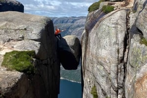 ノルウェーの三冠 5日間プライベートハイキングツアーパッケージ