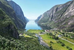 ノルウェーの三冠 5日間プライベートハイキングツアーパッケージ