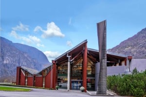 Водопад Вёрингсфоссен — грандиозный тур по фьорду Хардангер