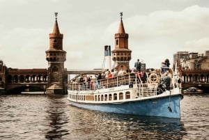 1h Berlin-Cruise with 140 year old electrified steamship