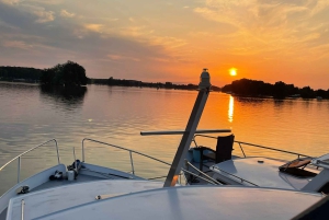 4h Unforgettable Tour with Skipper, 'Seven Lakes Cruise'