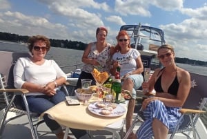 4h Unforgettable Tour with Skipper, 'Seven Lakes Cruise'