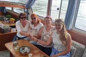 4h Unforgettable Tour with Skipper, 'Seven Lakes Cruise'