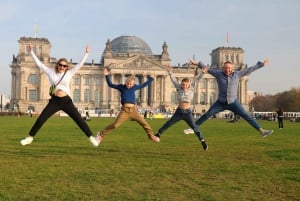 5h Berlin private Tour with Guide, Chauffeur & Photographer