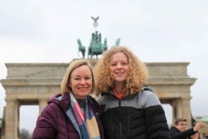 5h Berlin private Tour with Guide, Chauffeur & Photographer