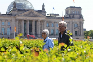 5h Berlin private Tour with Guide, Chauffeur & Photographer
