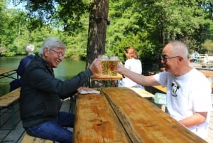 5h Berlin private Tour with Guide, Chauffeur & Photographer