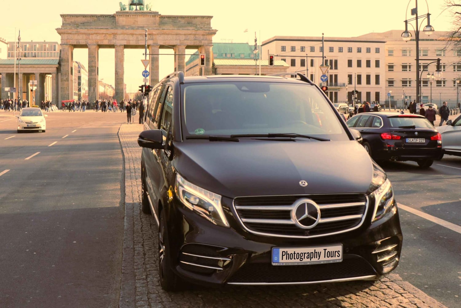 5h Potsdam private tour with Guide, Chauffeur & Photographer