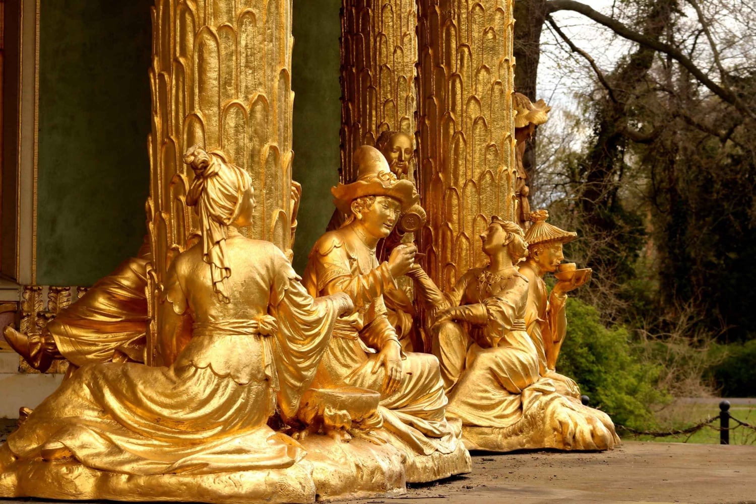 5h Potsdam private tour with Guide, Chauffeur & Photographer